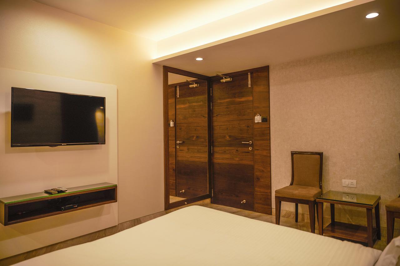 Hotel The Atithi Niwas Indore Exterior foto